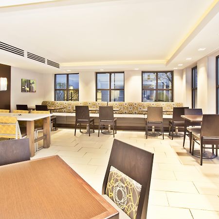 Holiday Inn Express Boston-Waltham By Ihg Exterior photo