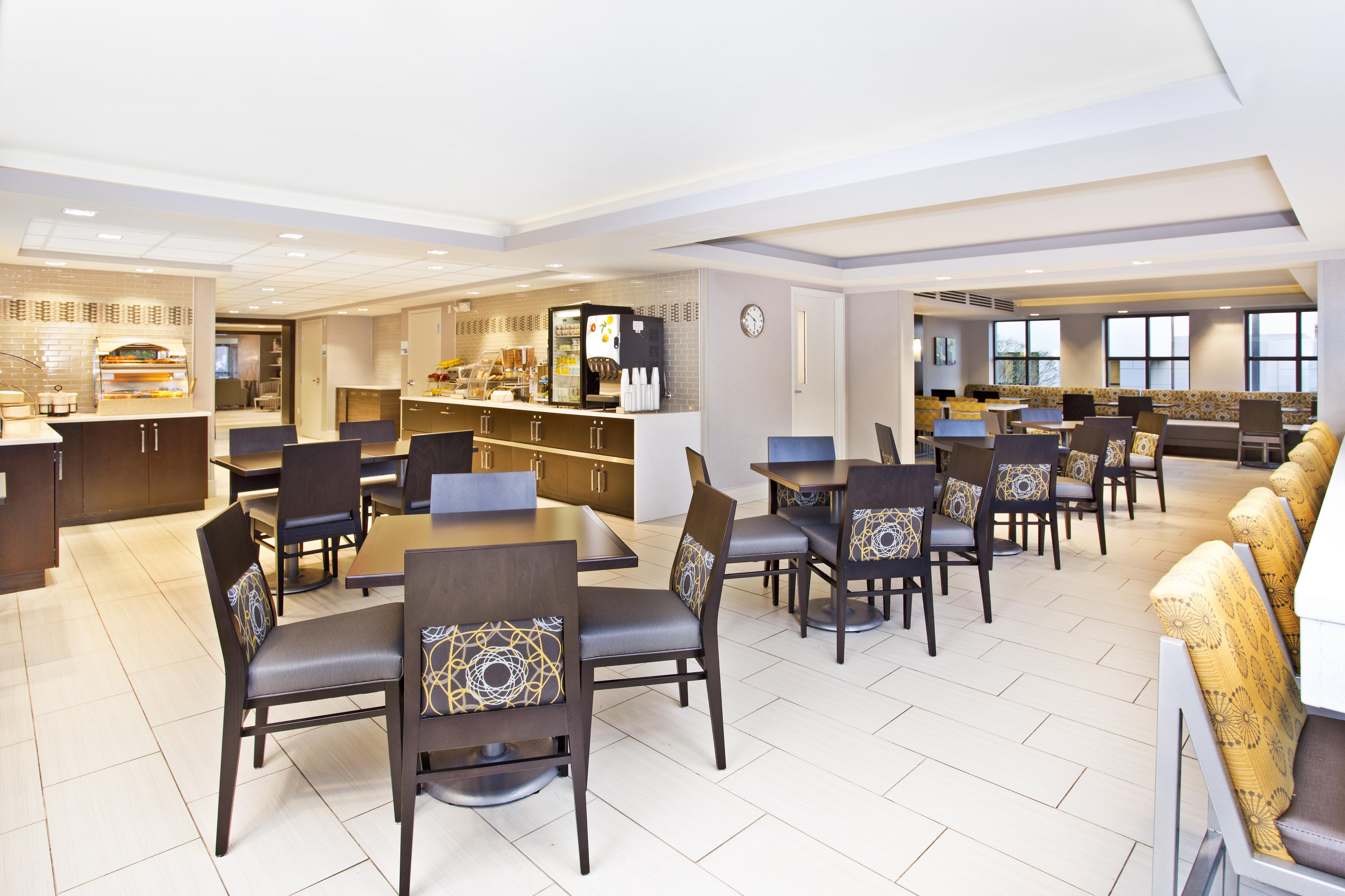Holiday Inn Express Boston-Waltham By Ihg Exterior photo