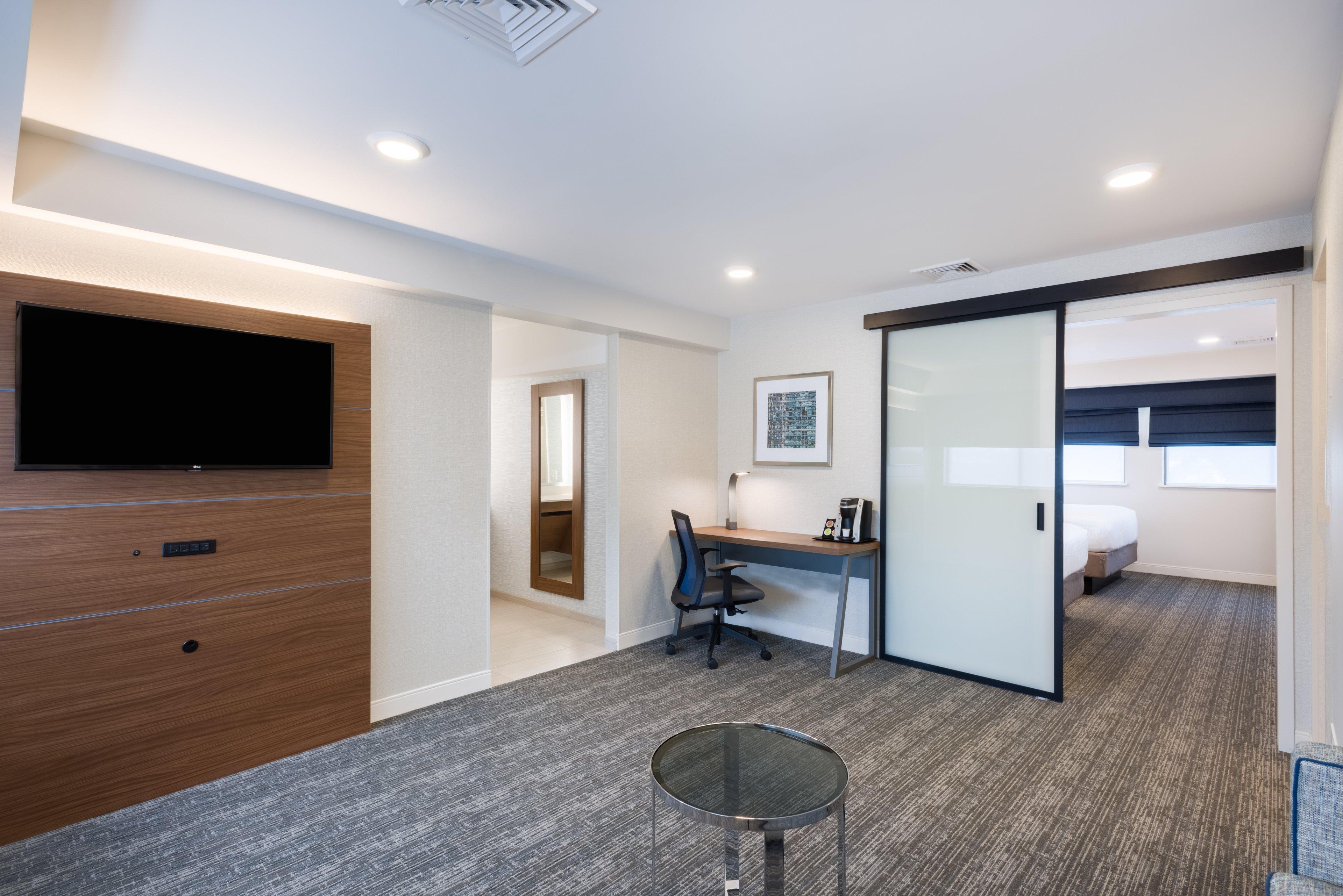 Holiday Inn Express Boston-Waltham By Ihg Exterior photo