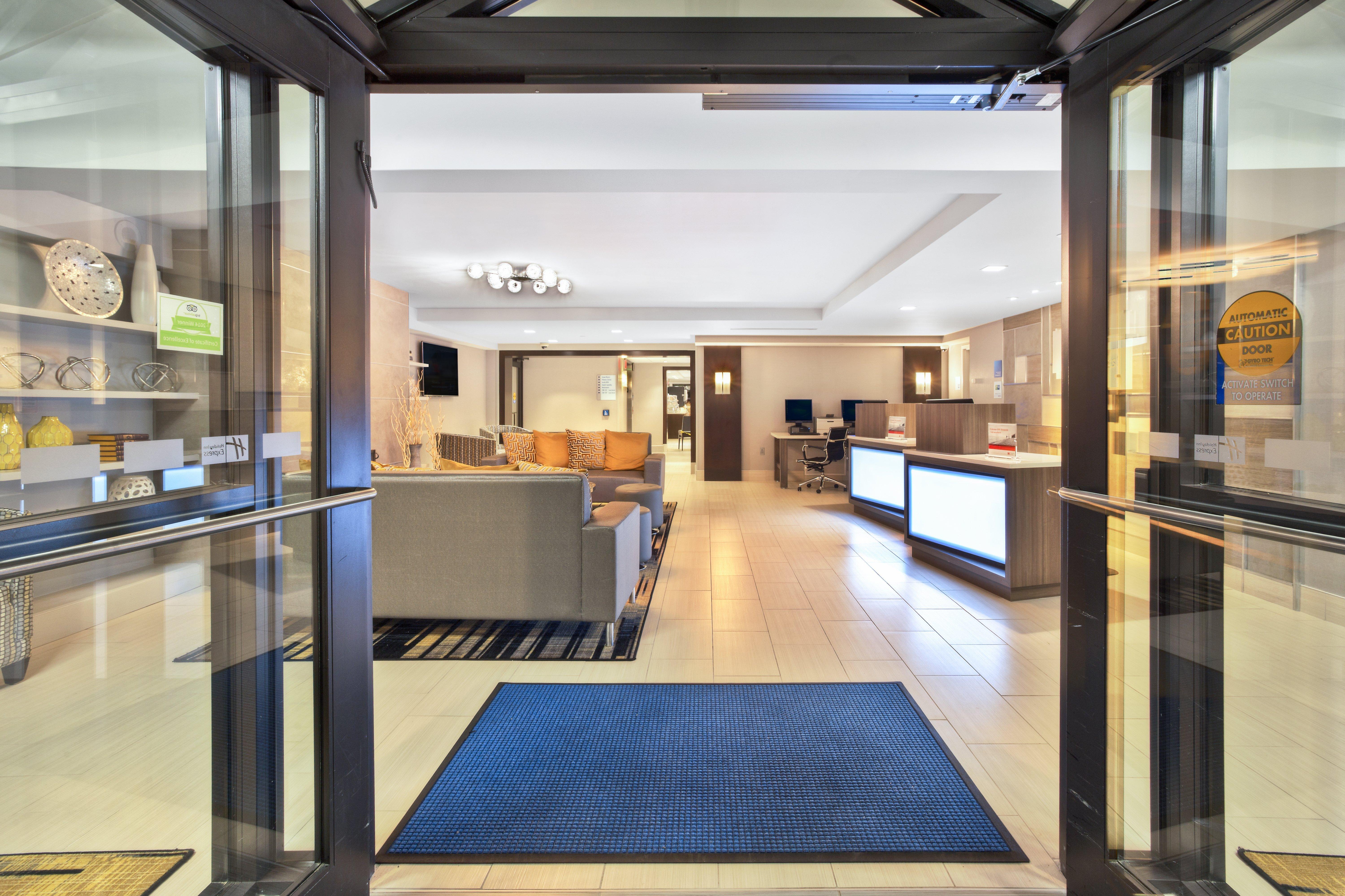 Holiday Inn Express Boston-Waltham By Ihg Exterior photo
