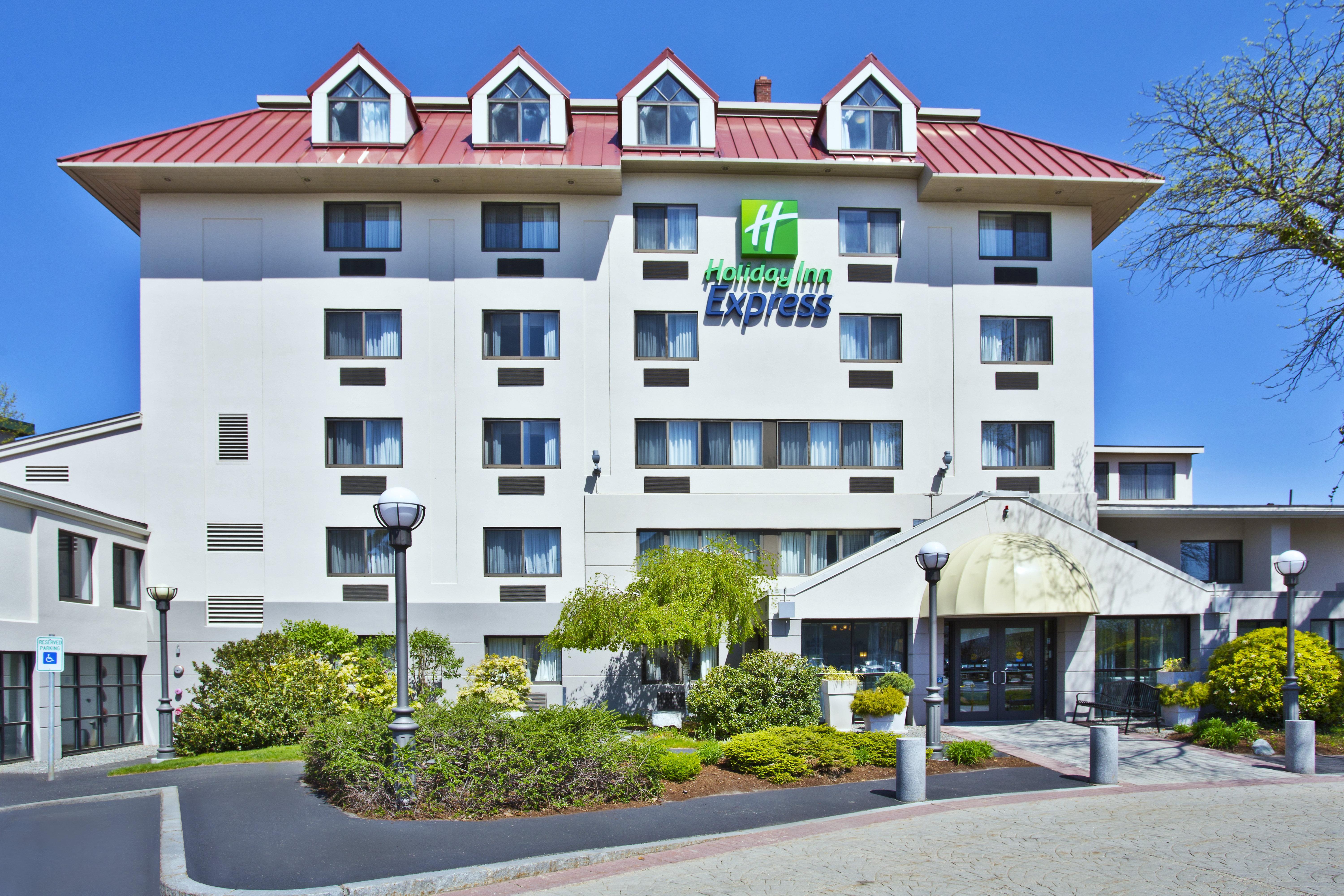 Holiday Inn Express Boston-Waltham By Ihg Exterior photo