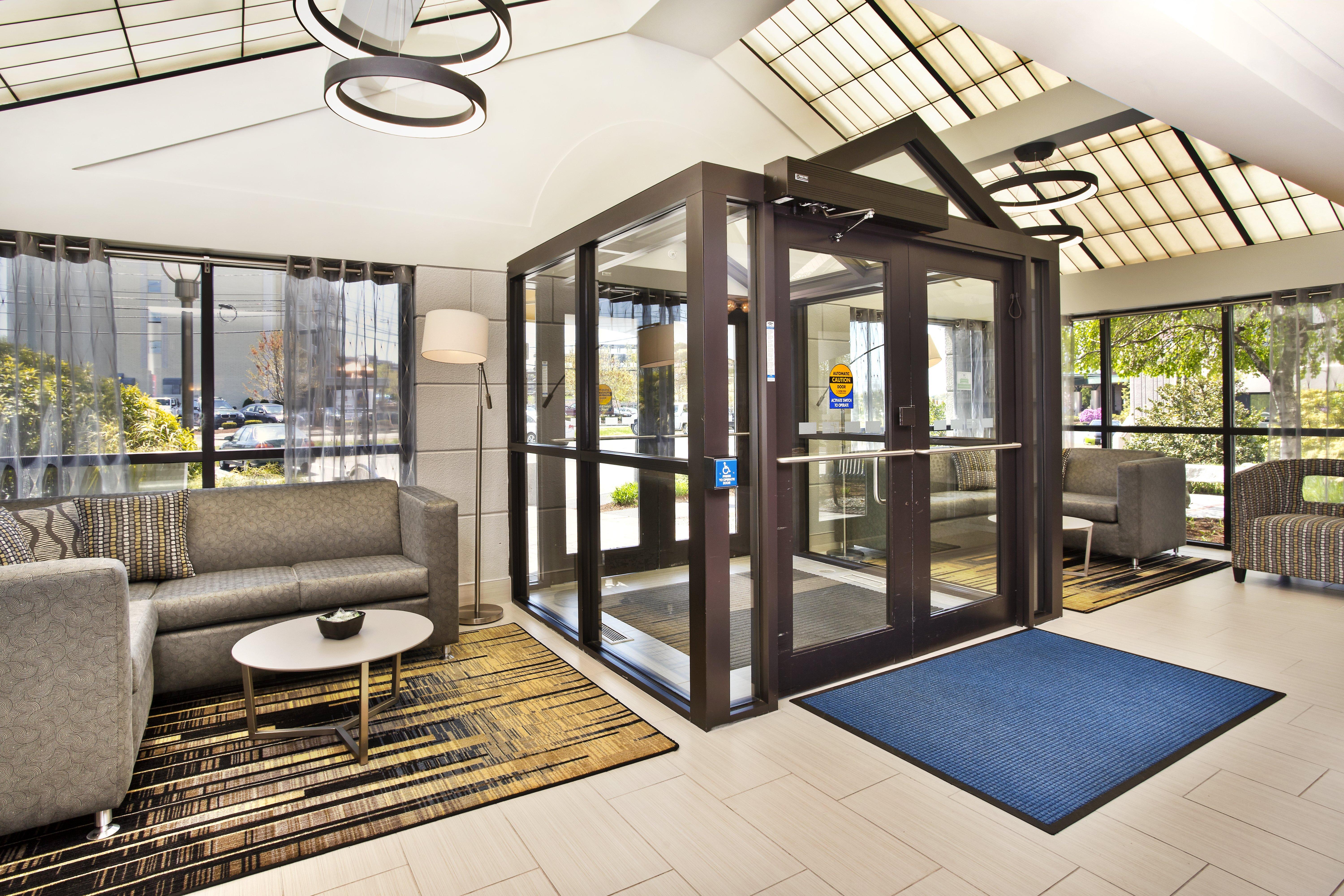 Holiday Inn Express Boston-Waltham By Ihg Exterior photo