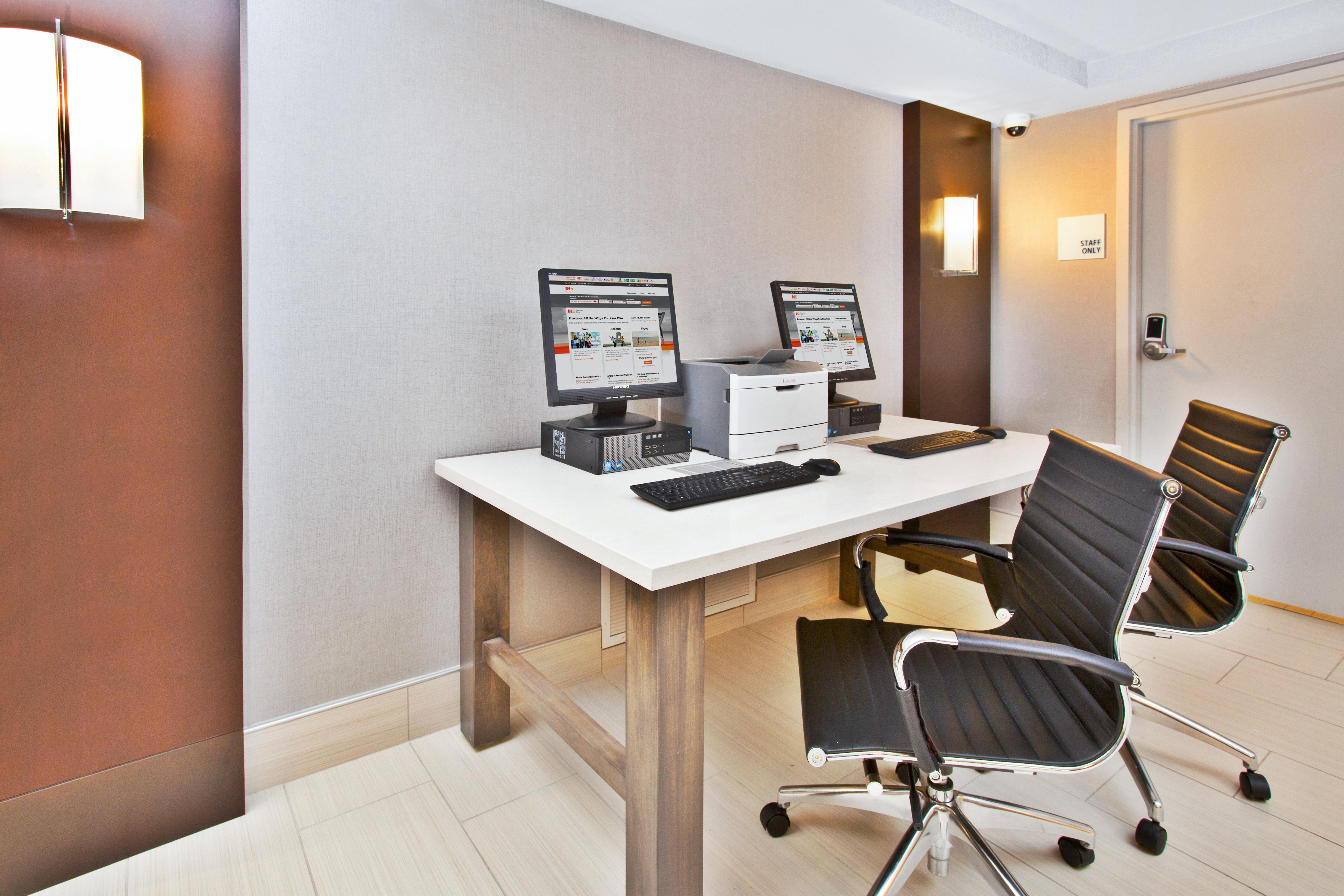 Holiday Inn Express Boston-Waltham By Ihg Exterior photo