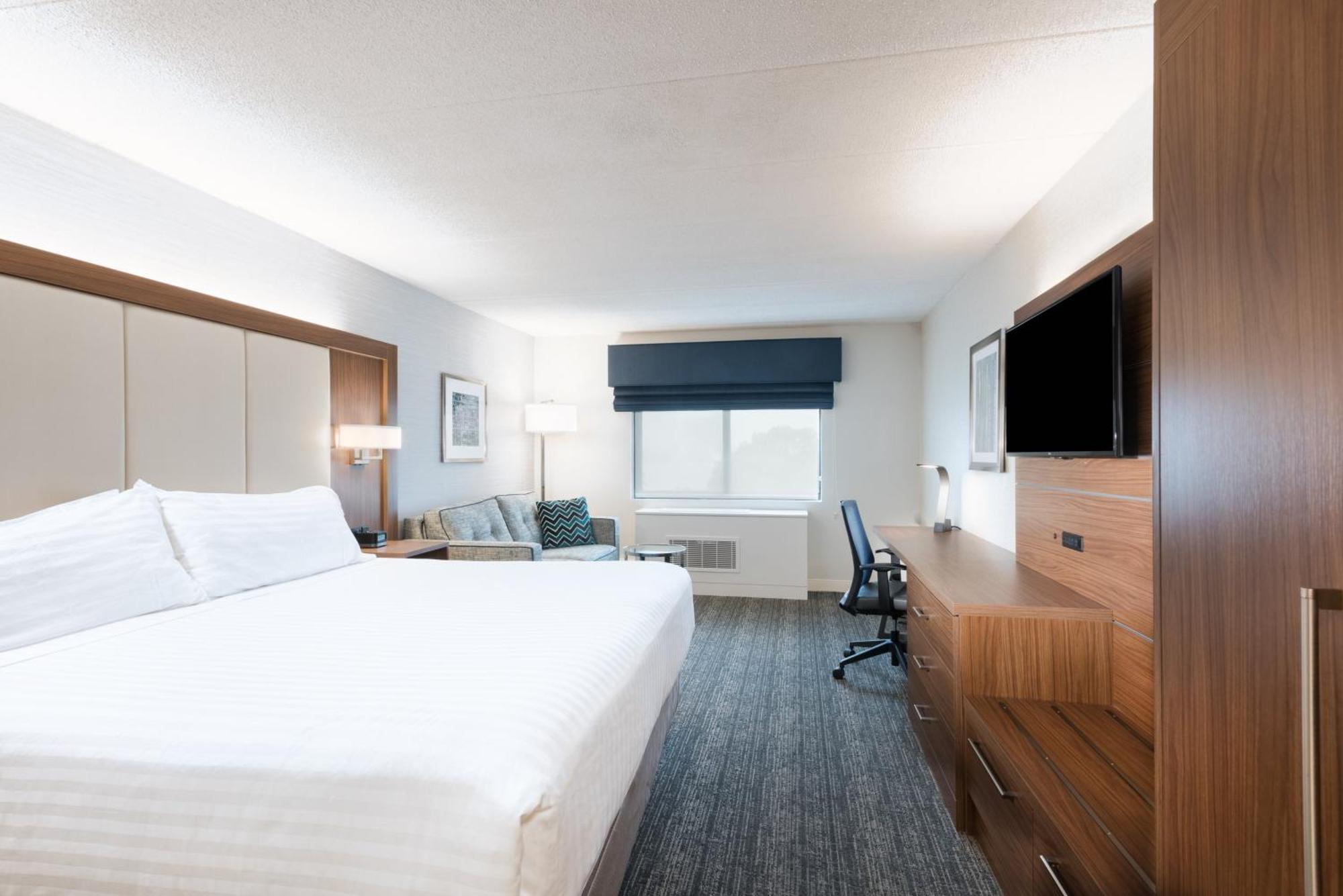 Holiday Inn Express Boston-Waltham By Ihg Exterior photo