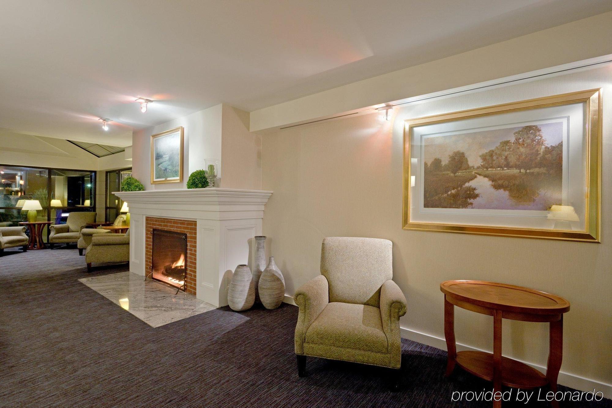 Holiday Inn Express Boston-Waltham By Ihg Interior photo