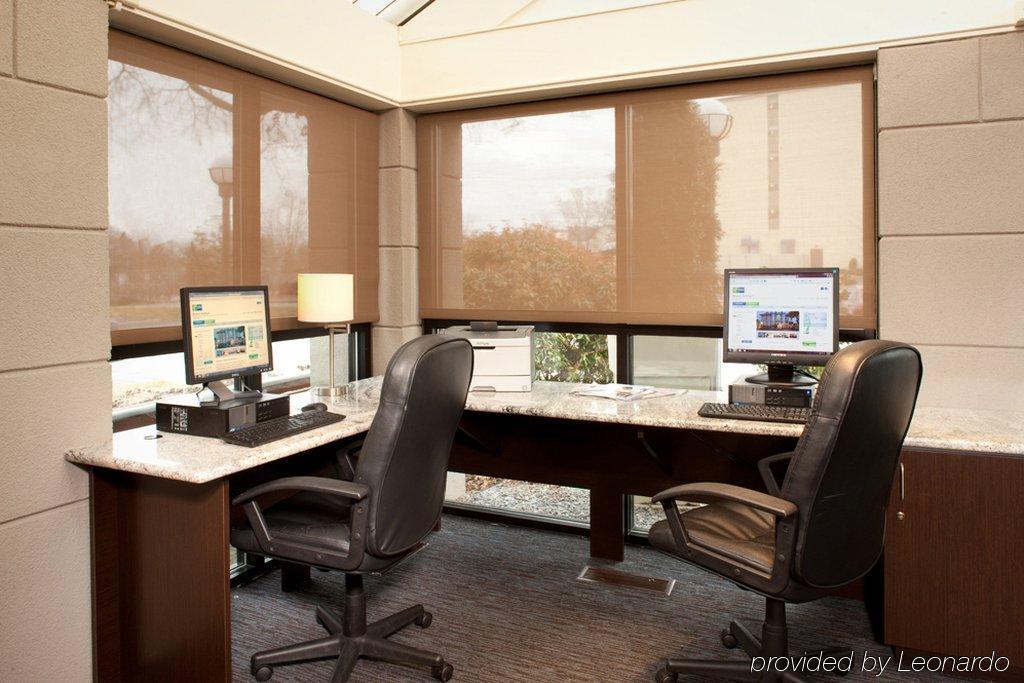 Holiday Inn Express Boston-Waltham By Ihg Business photo